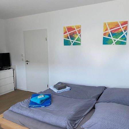 Messezimmer Nahe Der Duesseldorfer Messe Mit Eigenem Eingang Und Gratis Minibar Esterno foto